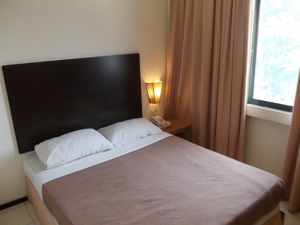 Hotel Sri Sutra - Bandar Sri Damansara Sungai Buloh Esterno foto