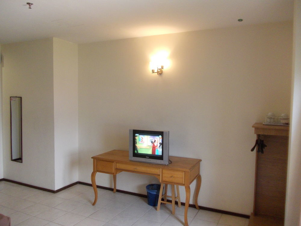 Hotel Sri Sutra - Bandar Sri Damansara Sungai Buloh Esterno foto