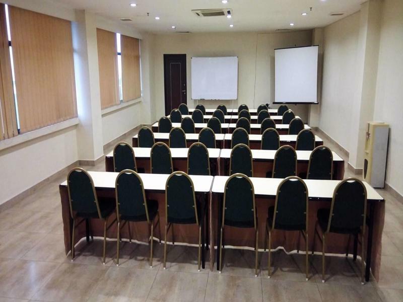 Hotel Sri Sutra - Bandar Sri Damansara Sungai Buloh Esterno foto